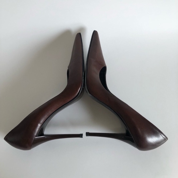 Stuart Weitzman Vintage Brown Pointed Toe High Heel Pumps - Picture 9 of 13